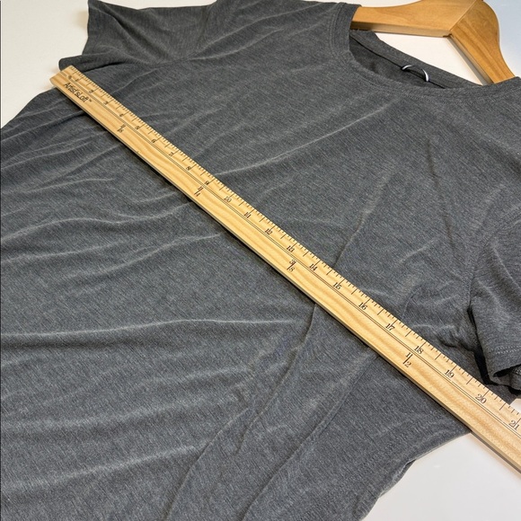 Kit and Ace Gray T-Shirt Size Medium - Picture 3 of 4